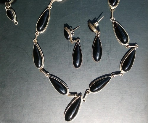 Set collana orecchini pietra