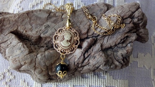 Collana con ciondolo cammeo - collana,