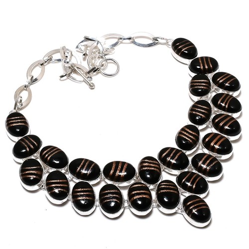 Collana con pietre preziose